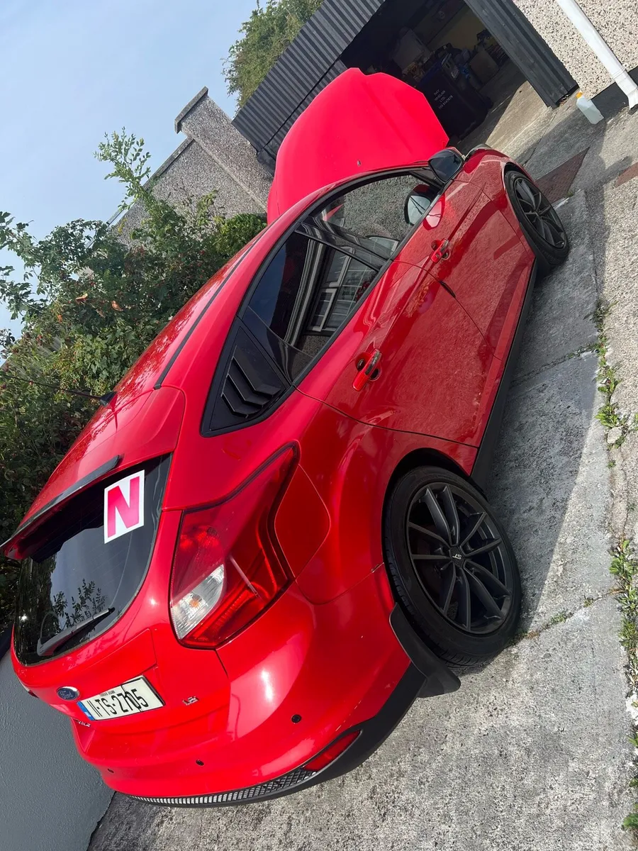 Ford Focus - Image 1