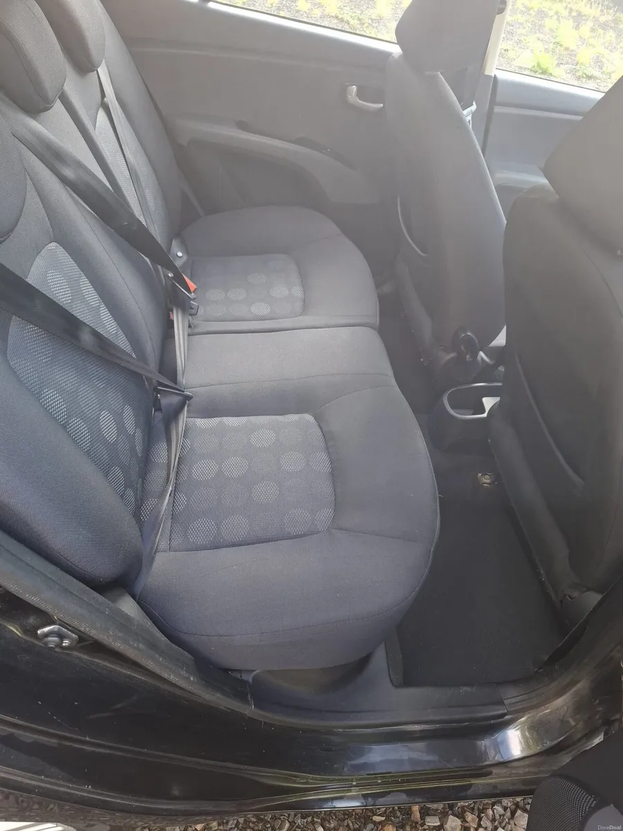Car - Image 3