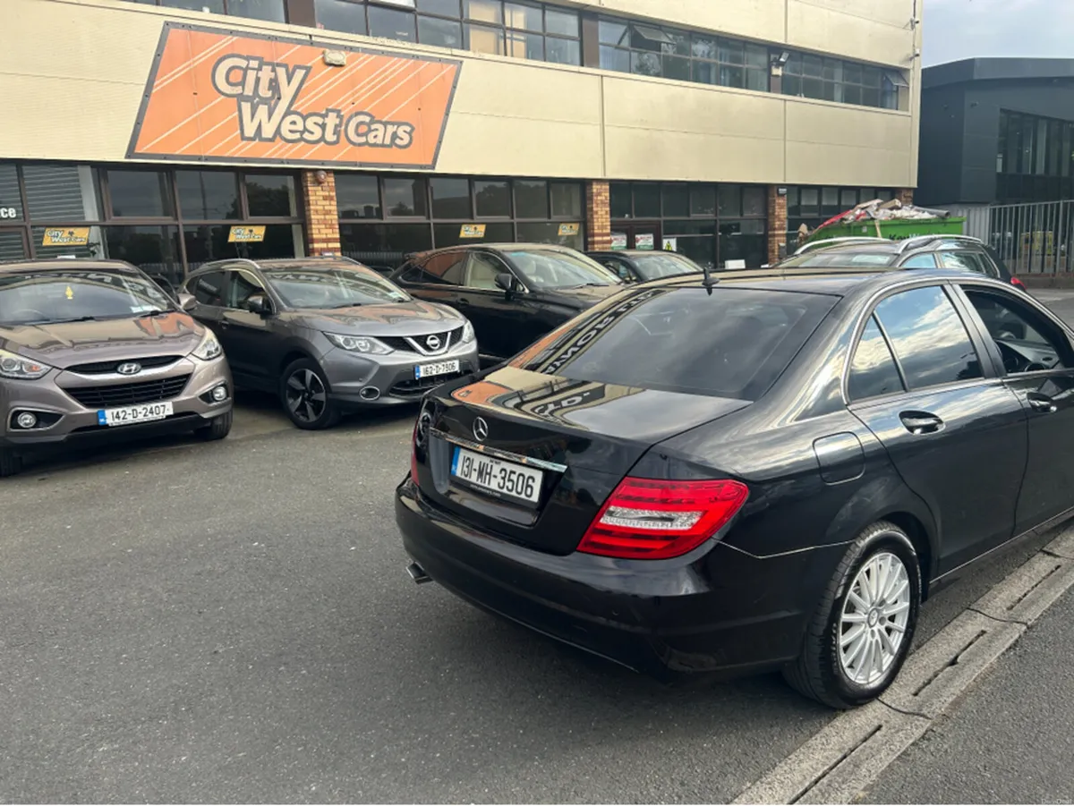 Mercedes-Benz C-Class 220 AUTO//ONLY 95K///LOVELY - Image 2
