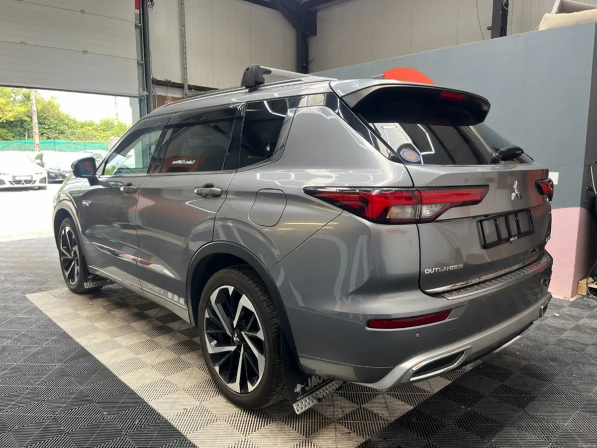 Mitsubishi Outlander 2023 MITSUBISHI OUTLANDER PHE - Image 5