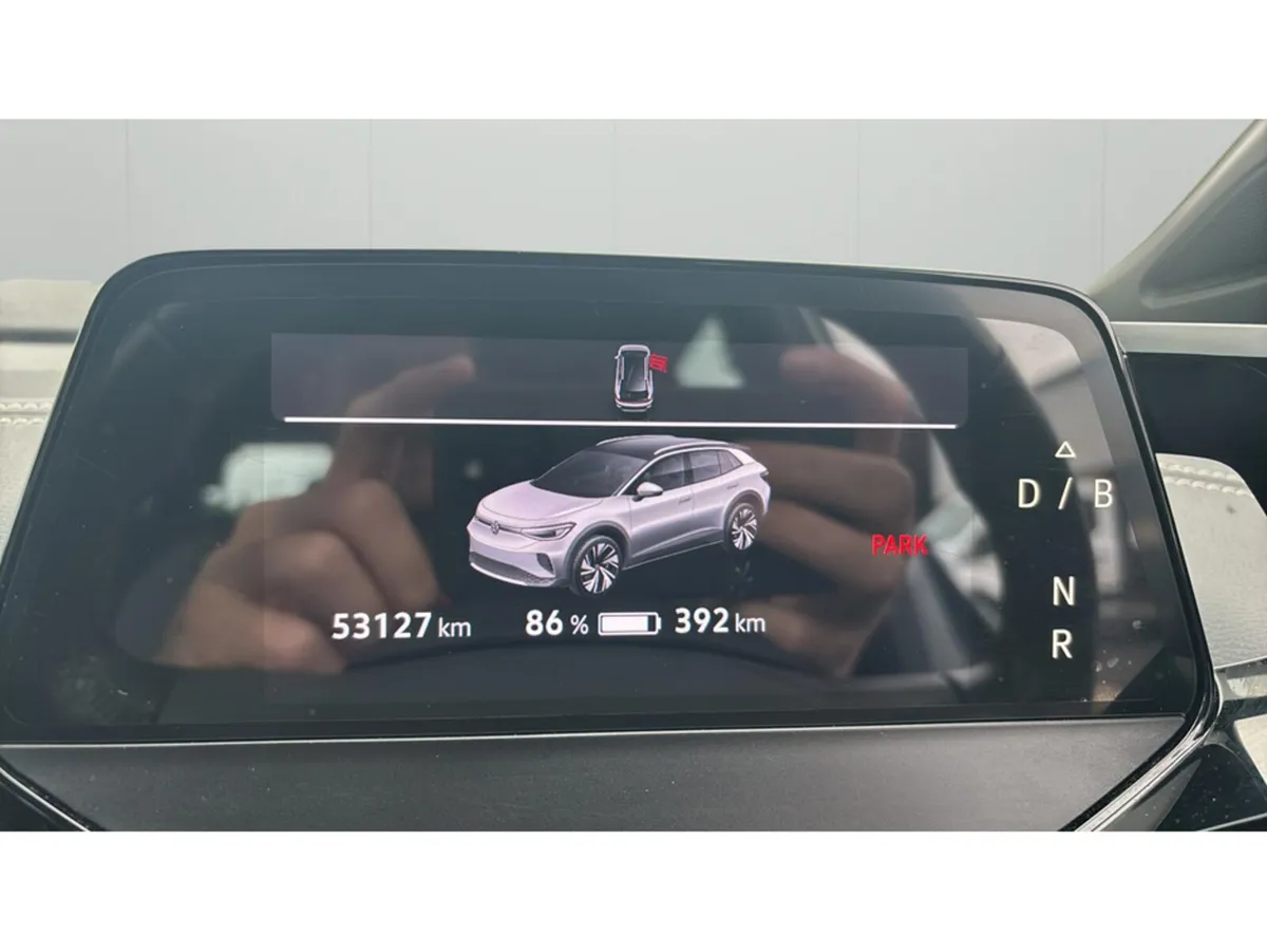 Volkswagen ID.4 LIFE 77KWH 174BHP PRO - Image 2