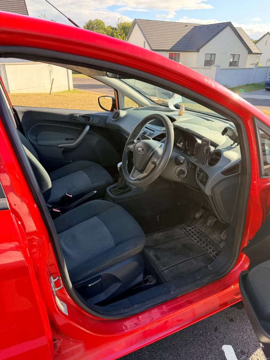 Ford Fiesta 2011 - Image 5