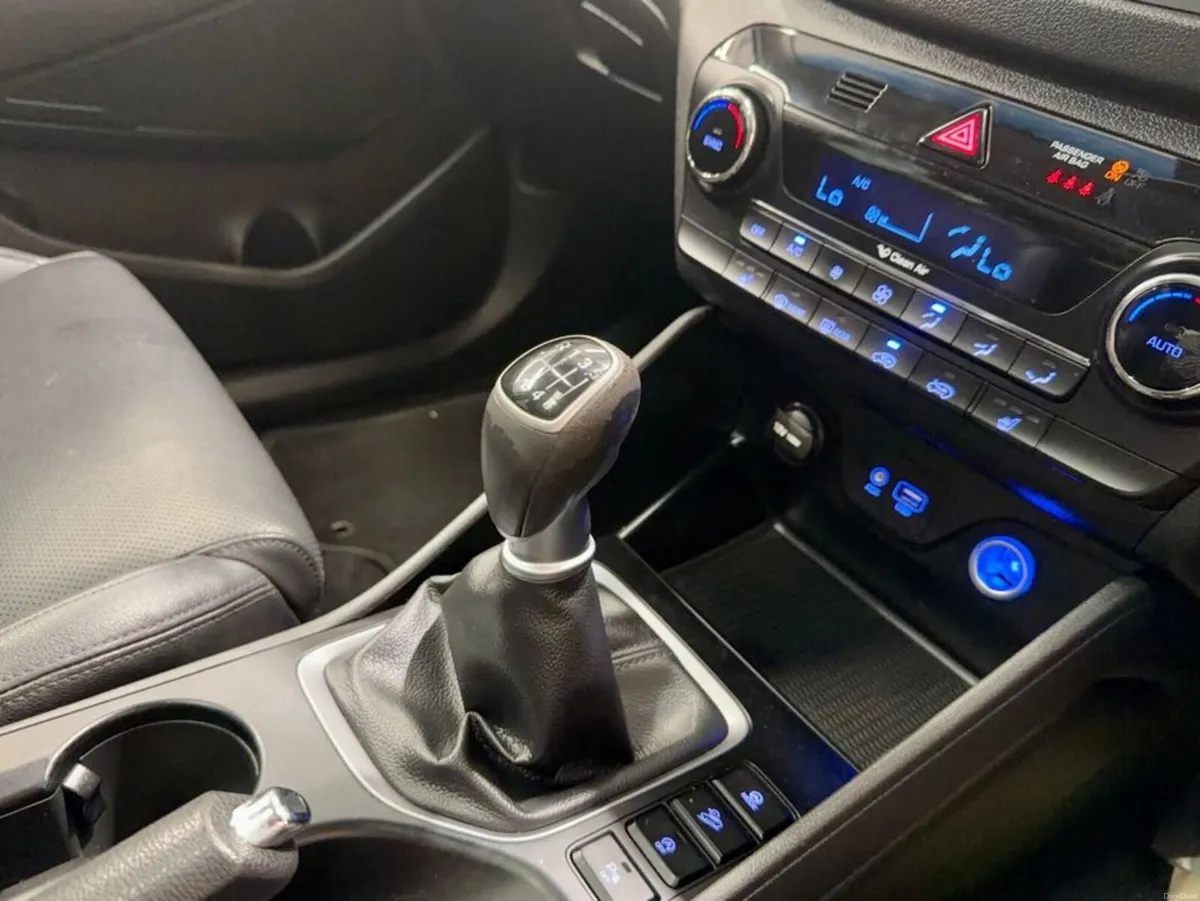 Hyundai Tucson IX35 PREMIUM 5DR - Image 6