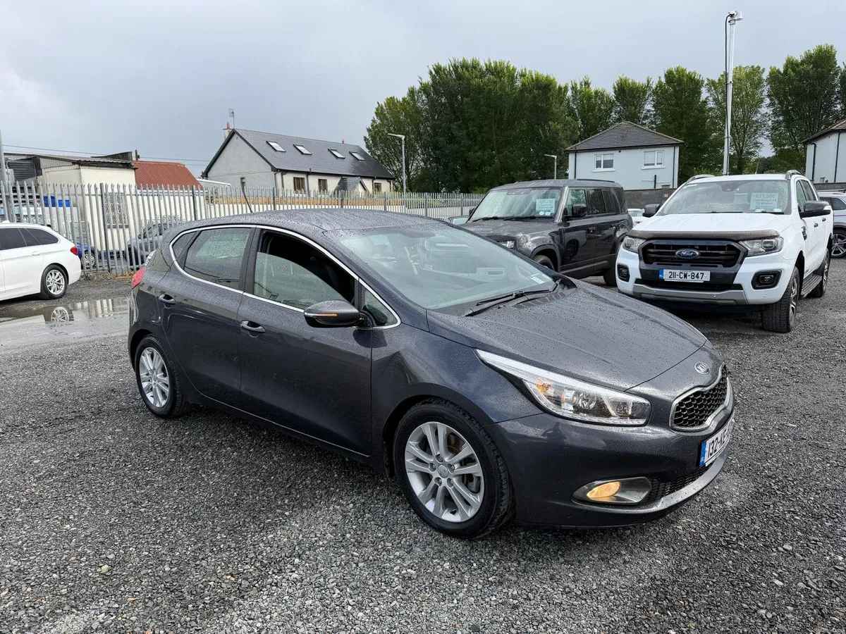 132 KIA CEED 3, 1.6 CRDI 5 DOOR HATCH 6 SPEED - Image 3