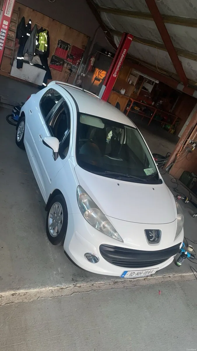 Peugeot 207 - Image 1
