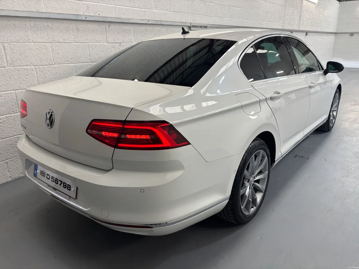 2018 (181) Volkswagen Passat Highline | Low KM - Image 4