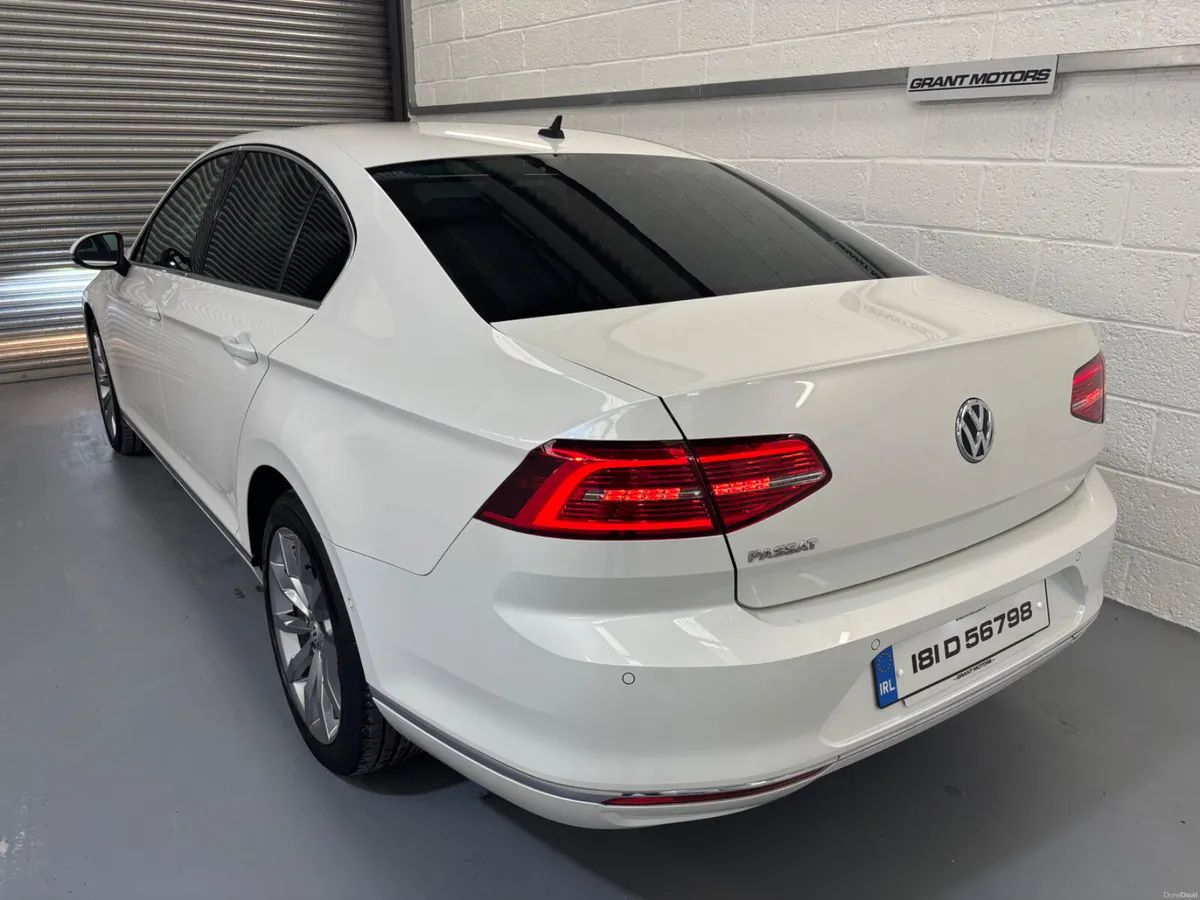2018 (181) Volkswagen Passat Highline | Low KM - Image 2