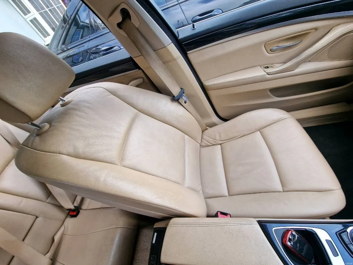 Car BMW 520 2011 - Image 3