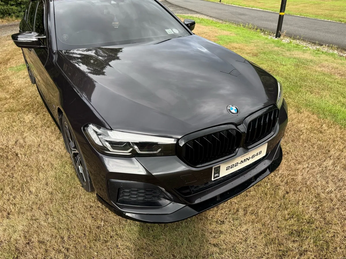 2022 bmw 520d m sport black leather - Image 6