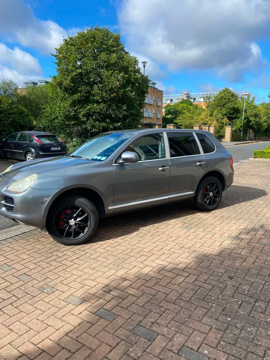 Porsche Cayenne - Image 2