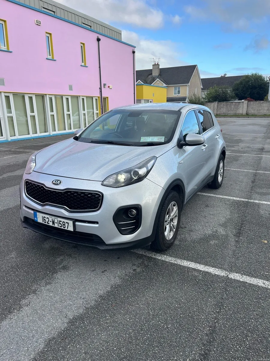 Car - Image 3
