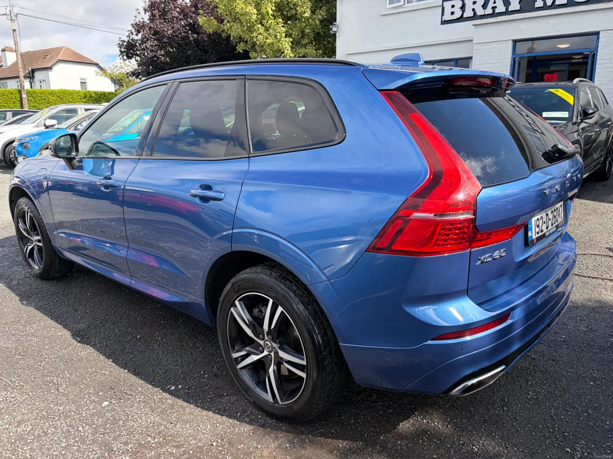 2019 Volvo XC60 T8 R-Design Twin Engine AWD Automa - Image 5