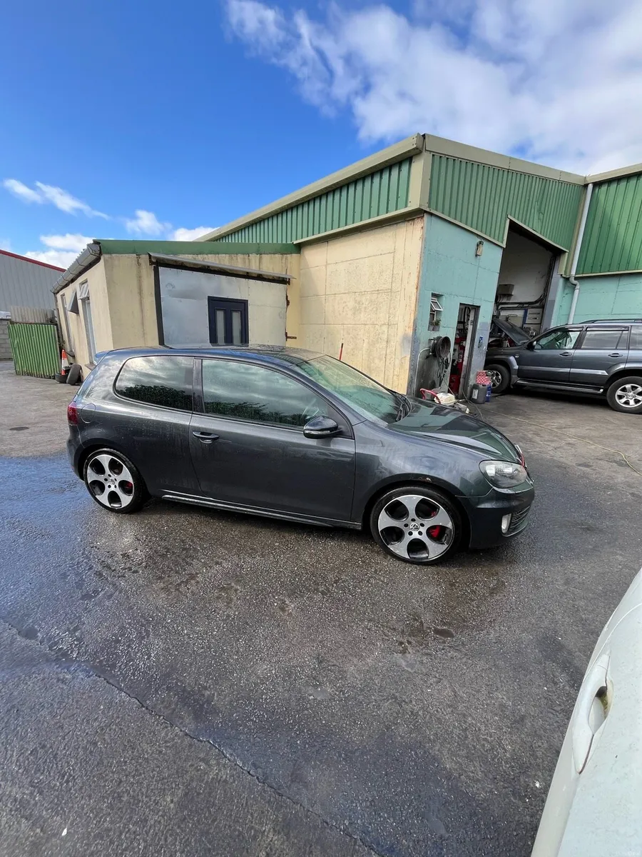 Car - Image 5