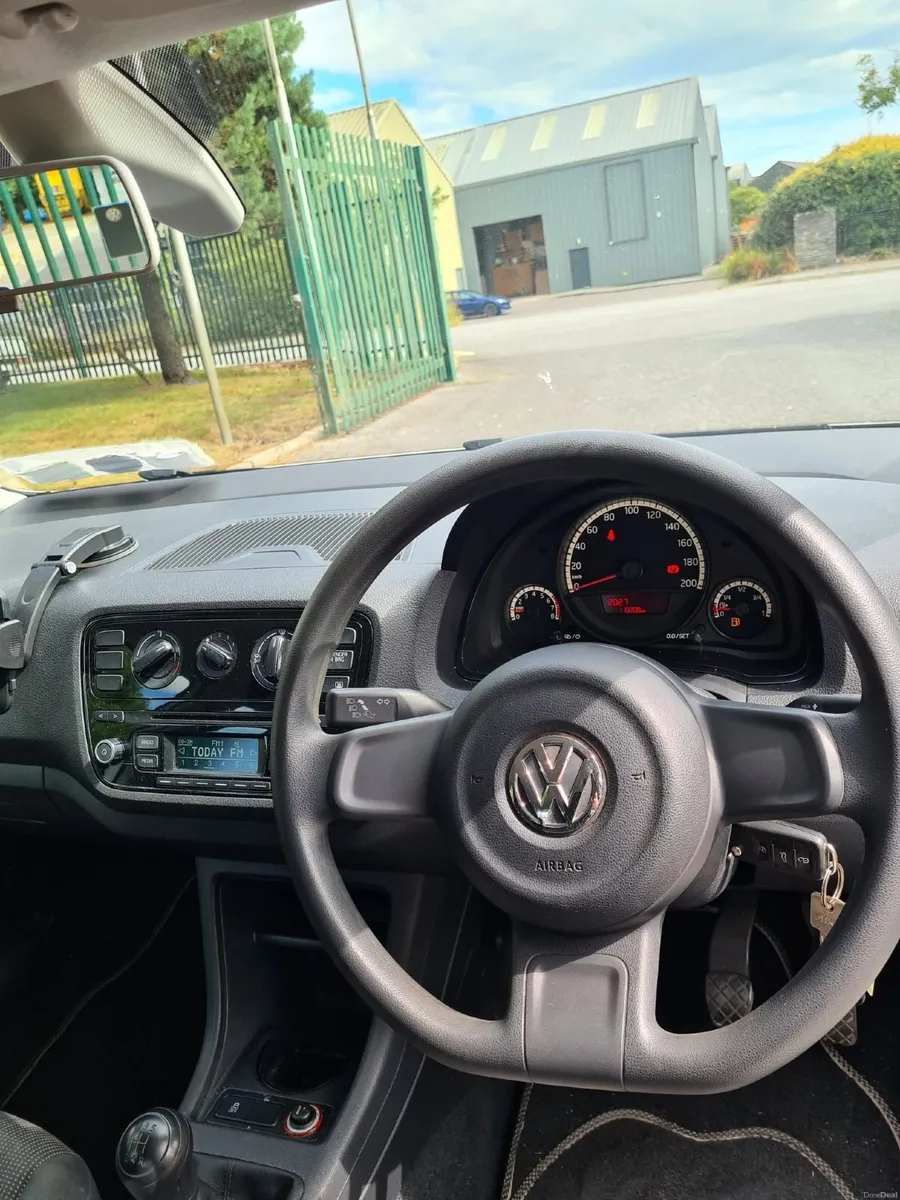 Volkswagen up! 2014 - Image 5