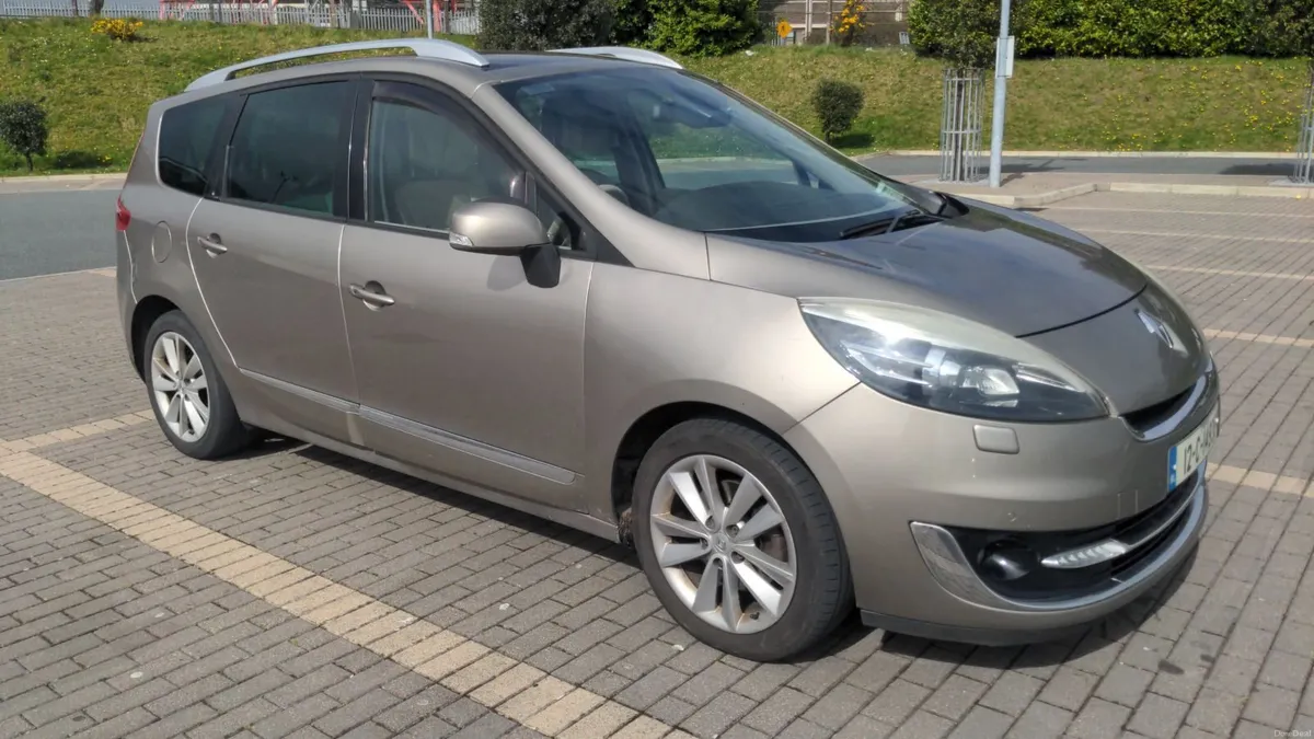 7 seater Grand Scenic Luxe spec - Image 5