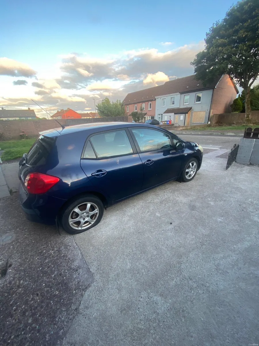 Toyota Auris 2009 - Image 1