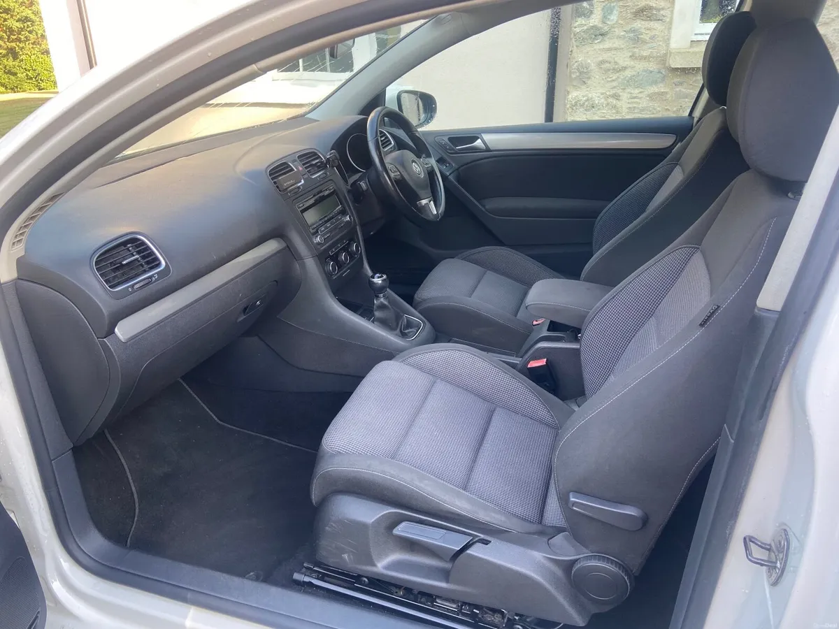 Volkswagen Golf 2011 - Image 5