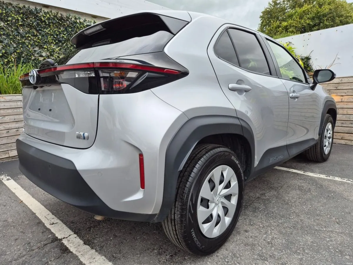 Toyota Yaris Cross 1.5 HYBRID / X SPEC / LOW MILEA - Image 6