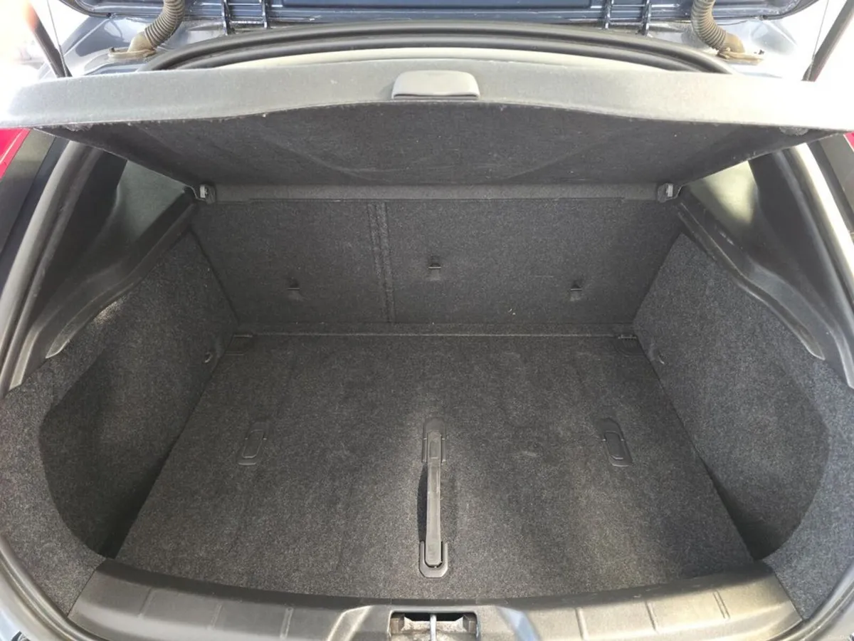 Volvo V40 D2 MOM ED 5DR - Image 6