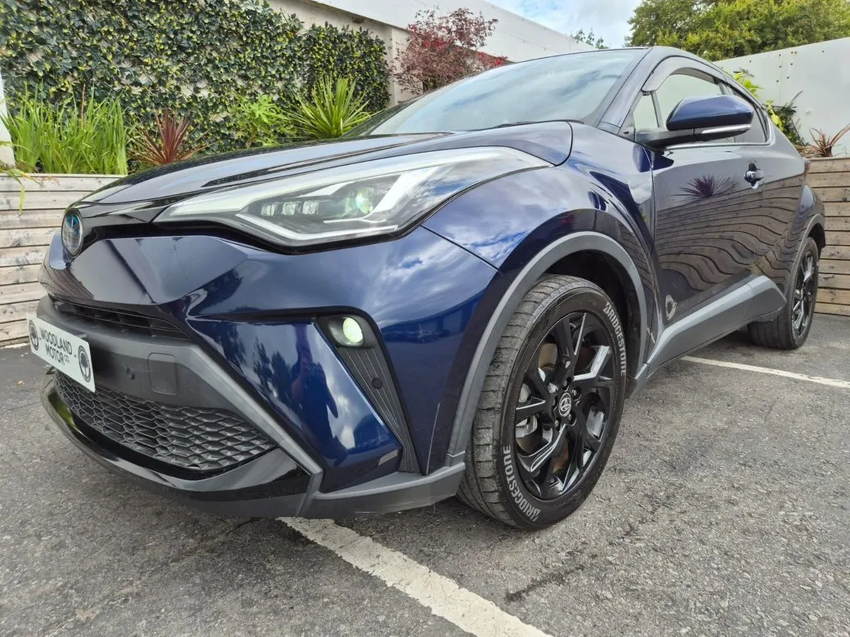 Toyota C-HR 1.8 HYBRID / SOL G-PACK NERO EDITION / - Image 1