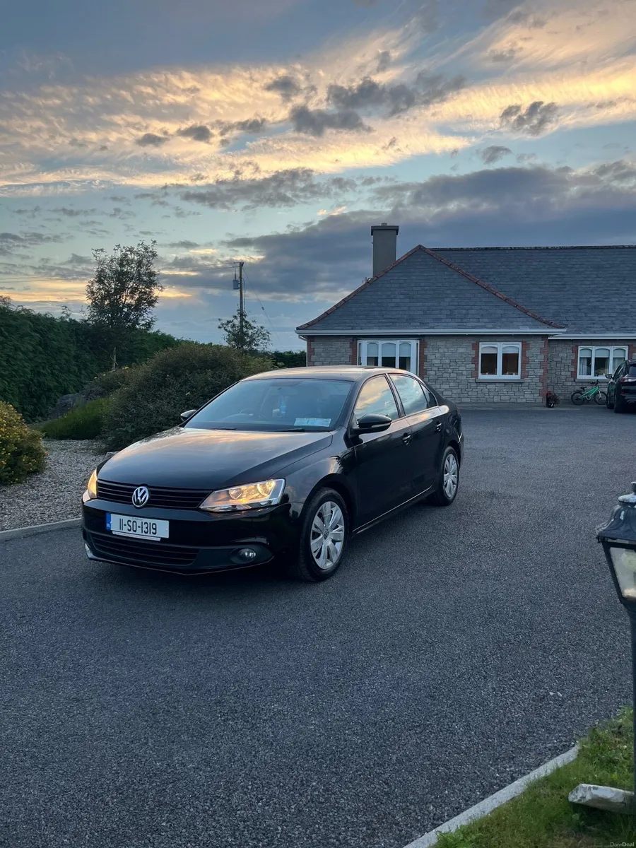 Volkswagen Jetta 2011 - Image 3