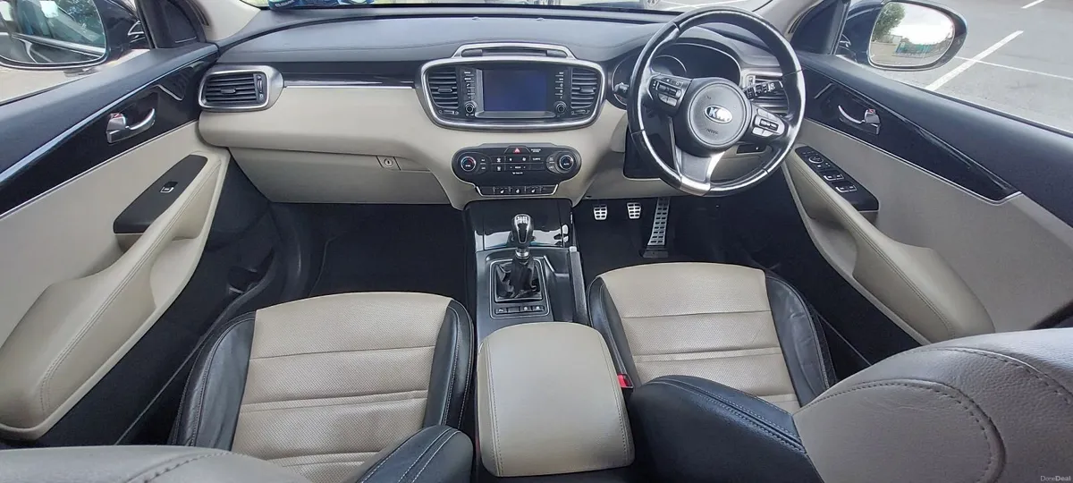 Kia Sorento 2017 - Image 6