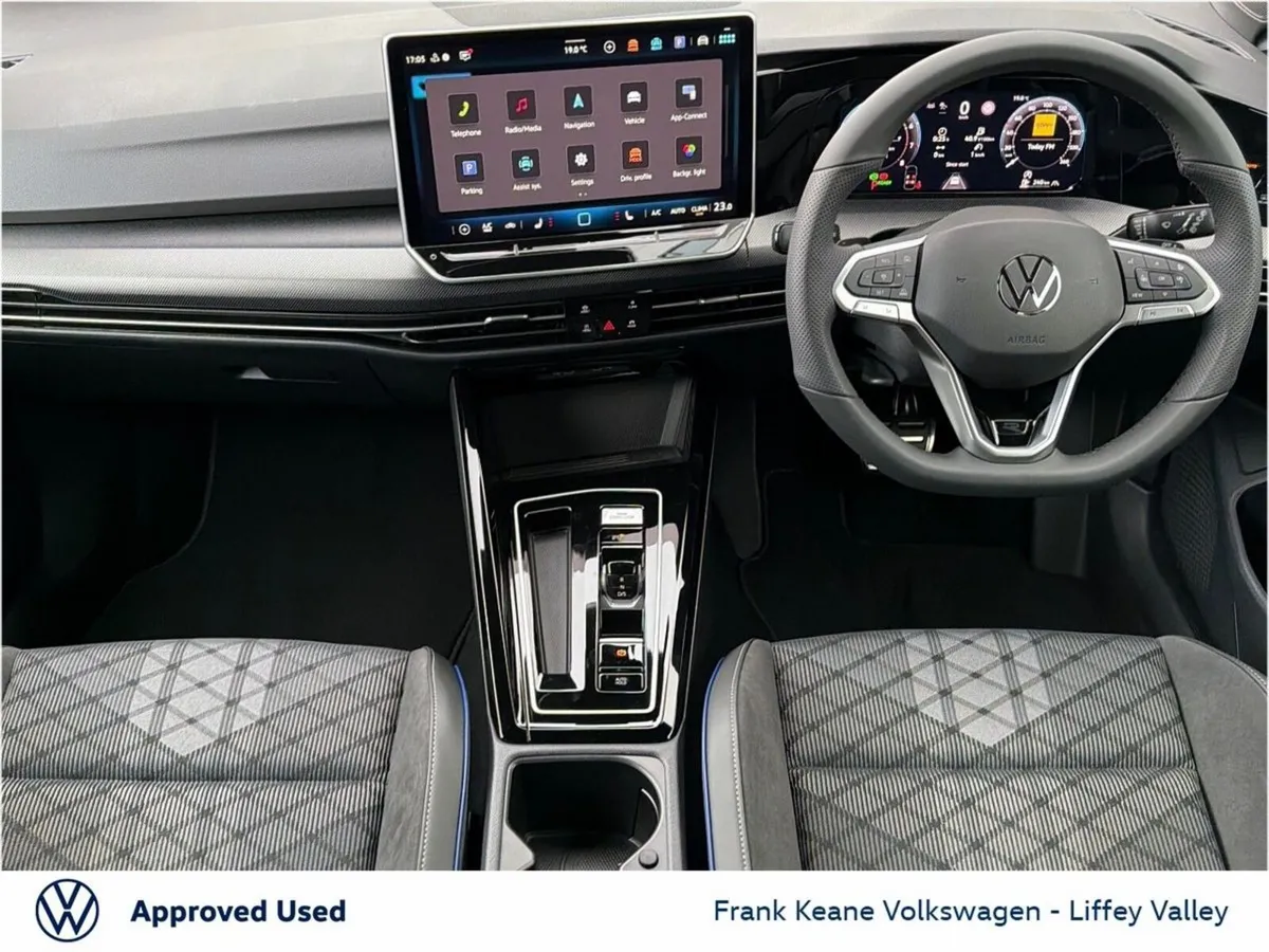 Volkswagen Golf *NEARLY NEW* R-LINE AUTO 1.5 TSI M - Image 2