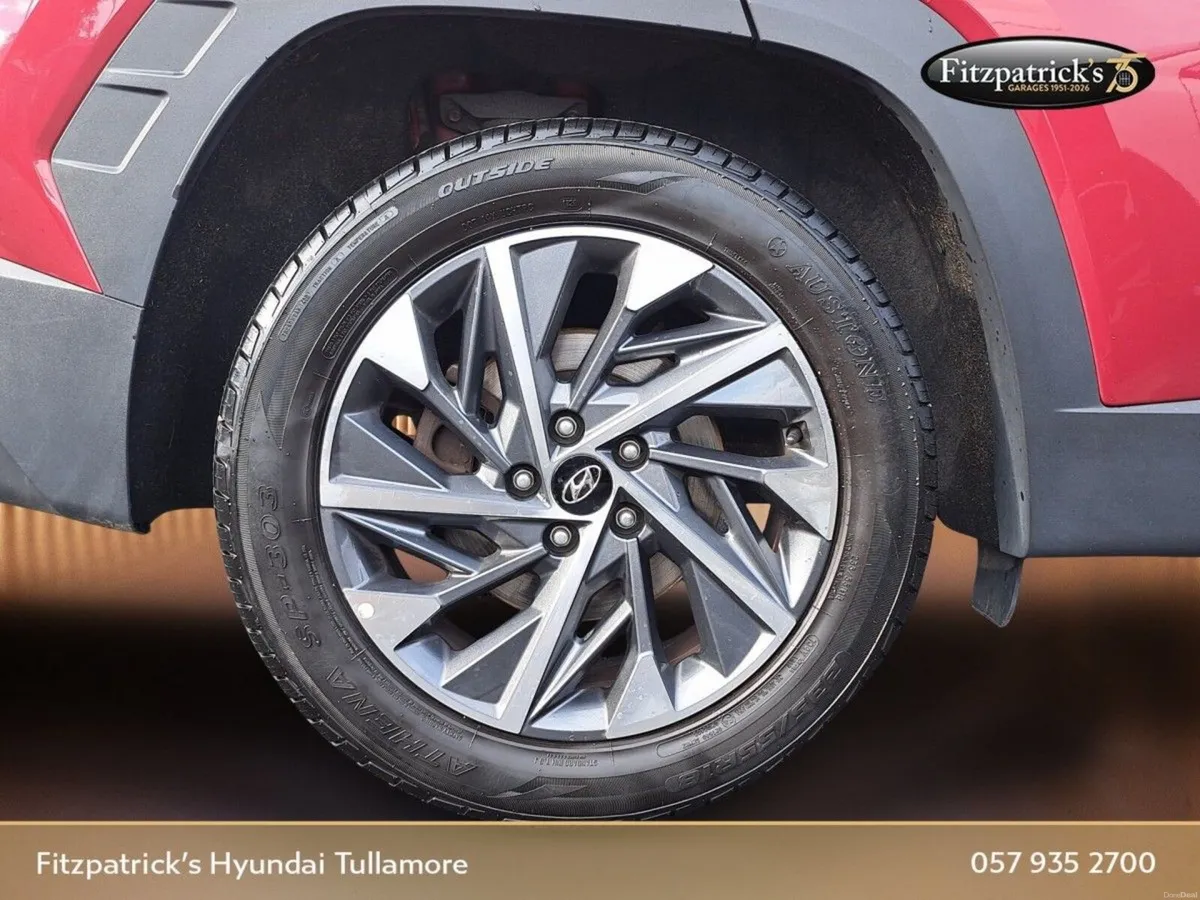 Hyundai Tucson Executive with Black Roof 1.6 Diese - Image 3