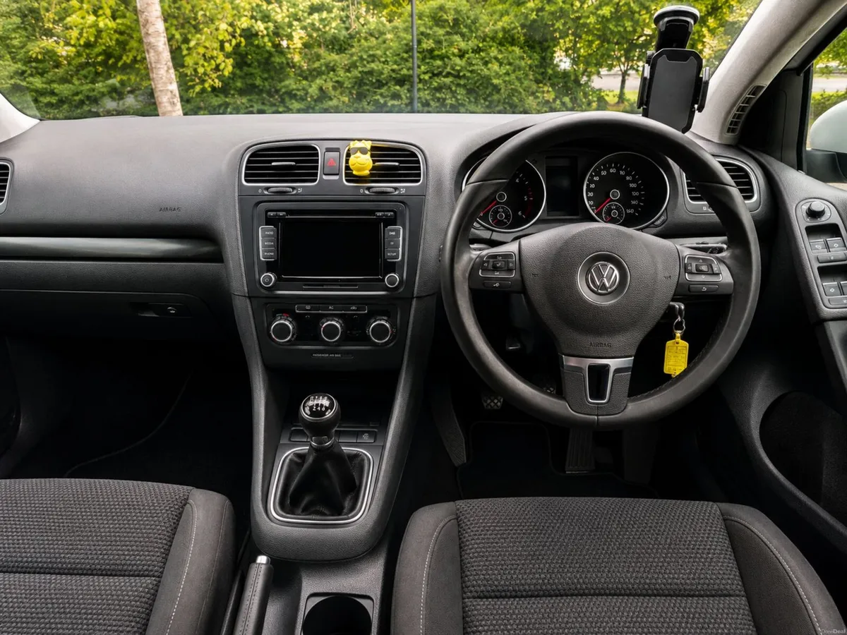 Volkswagen Golf 2011 - Image 4