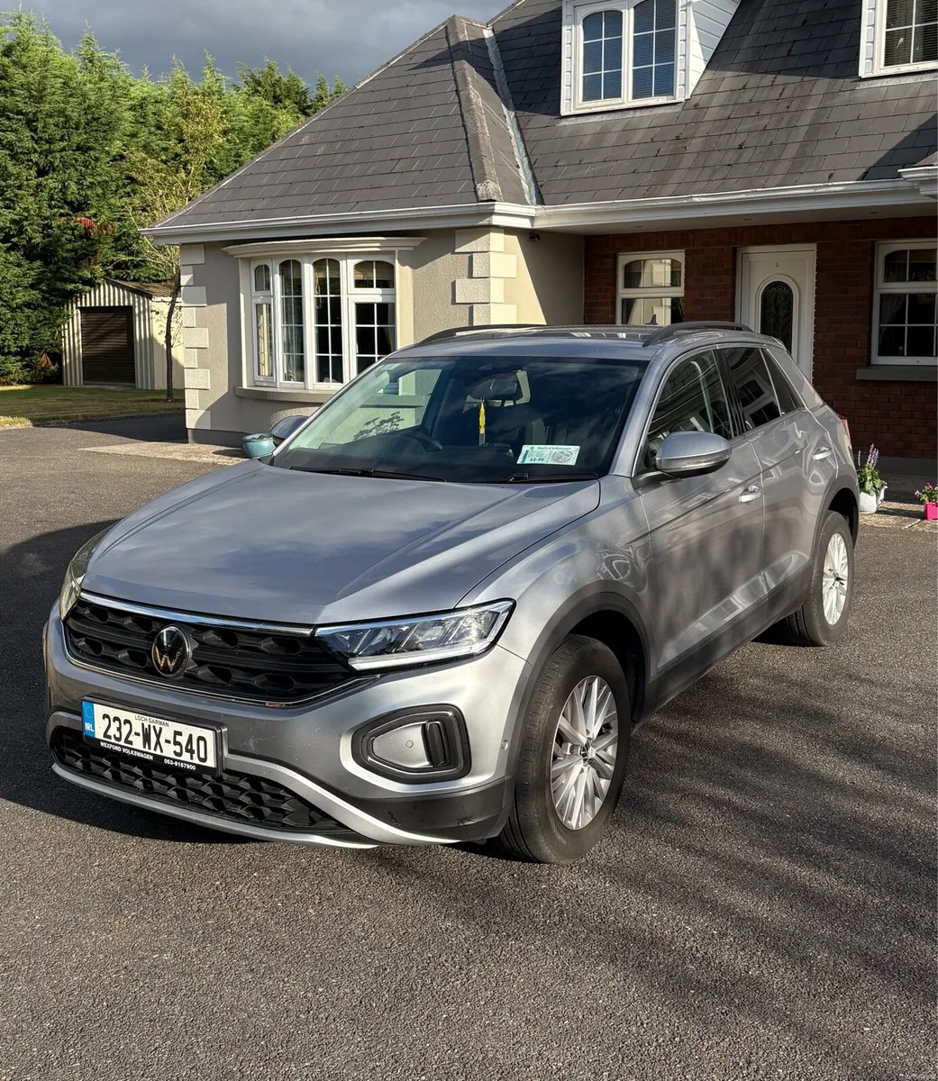 Volkswagen T-Roc - Image 2