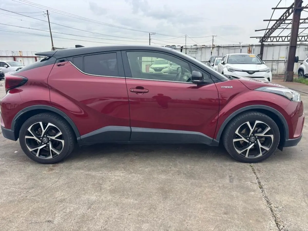 Toyota C-HR G Package Leather seats - Image 2