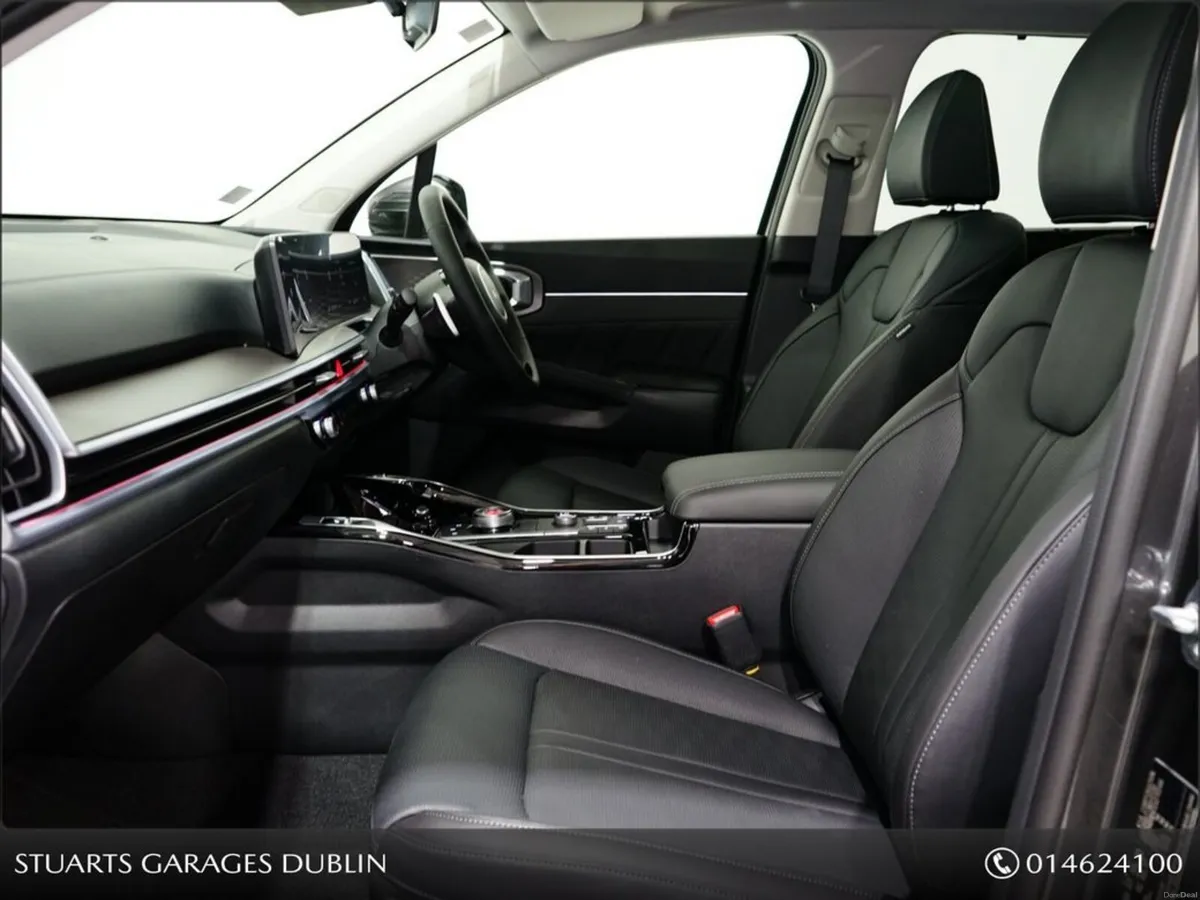 Kia Sorento PHEV Auto - Image 3