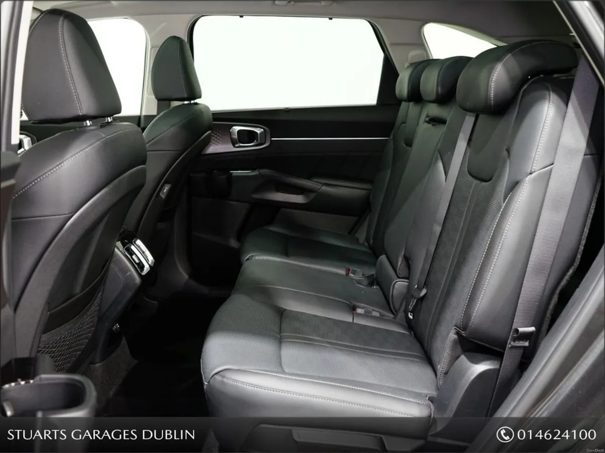 Kia Sorento PHEV Auto - Image 5