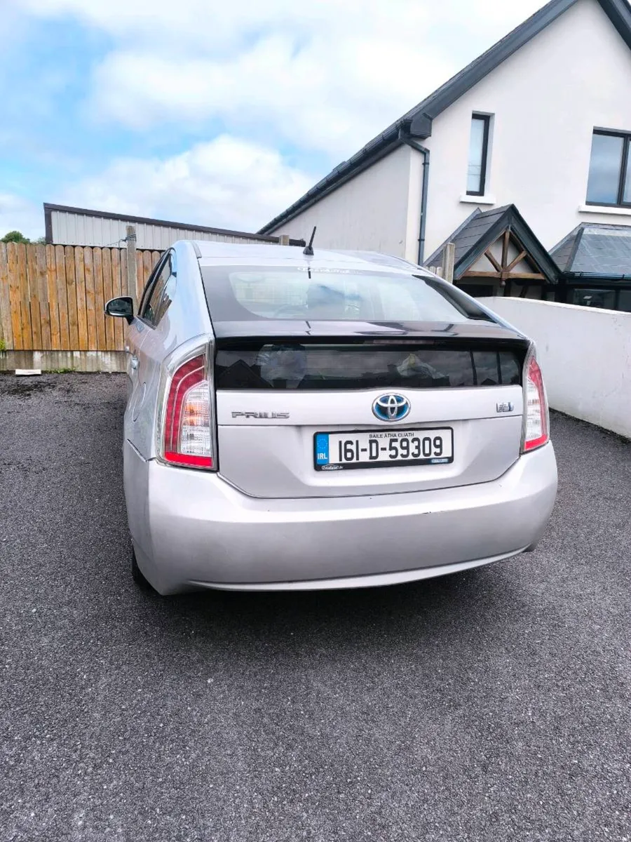 Toyota prius 2016 - Image 2