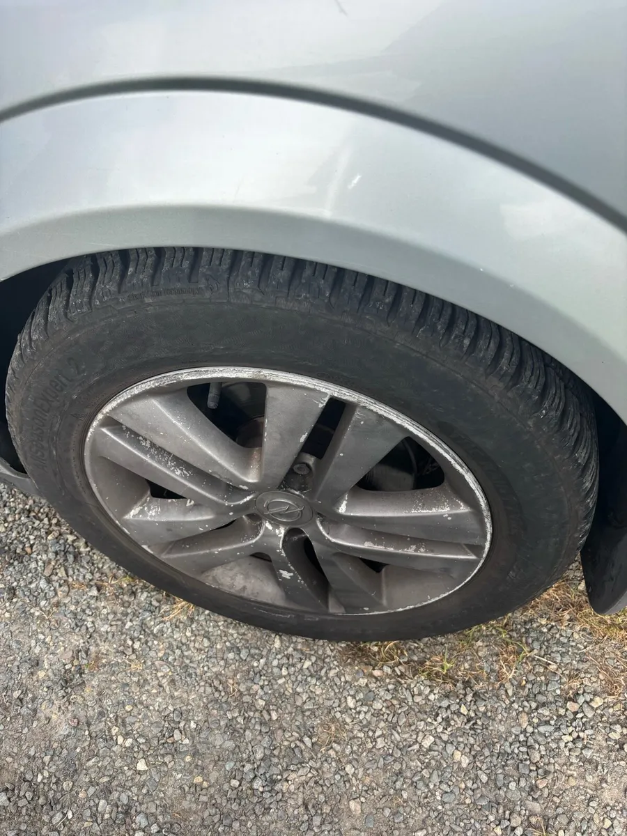 Opel Astra 2010 - Image 4