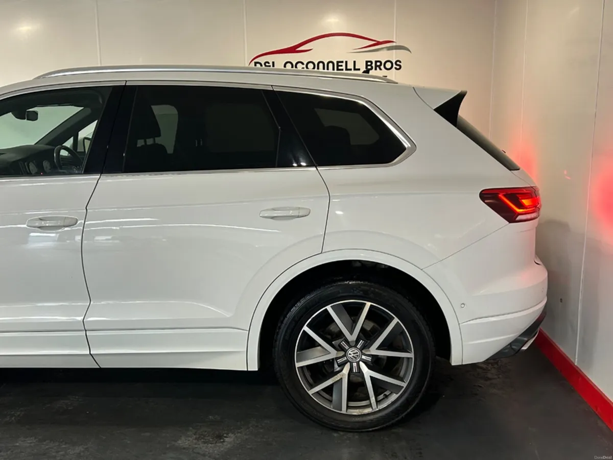 Volkswagen Touareg R-LINE V6 TDI AUTO - Image 6