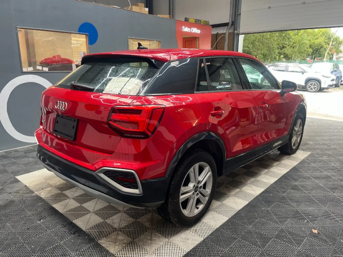Audi Q2 2024 AUDI Q2 BLACK STYLE PLUS  AUTOMATIC / - Image 3