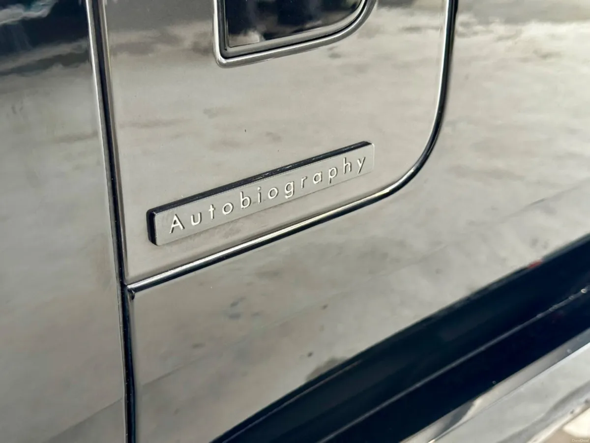Land Rover Range Rover P550e Autobiography - Image 6