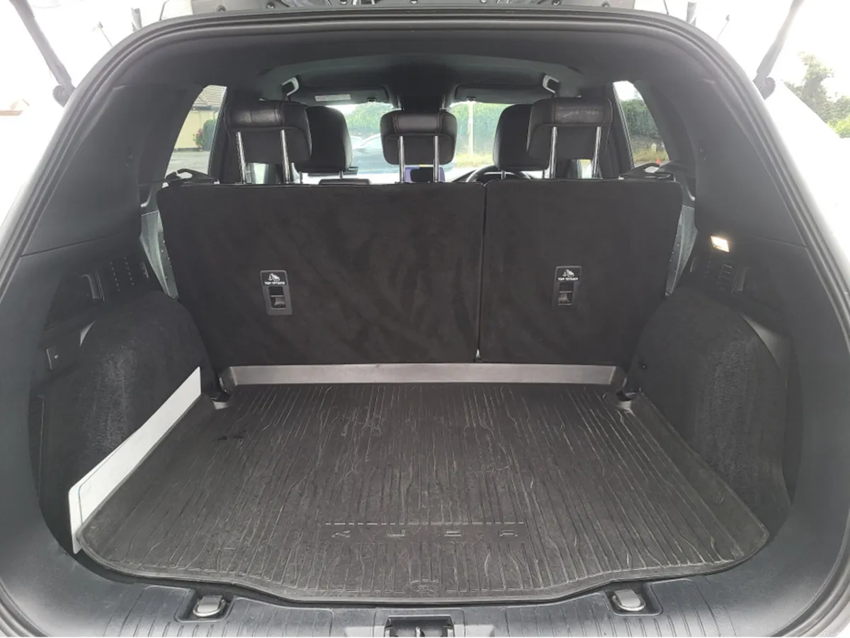 Ford Kuga ST-LINE X 5DR 1.5 TD 120 S6. S6.2 M6 - Image 6
