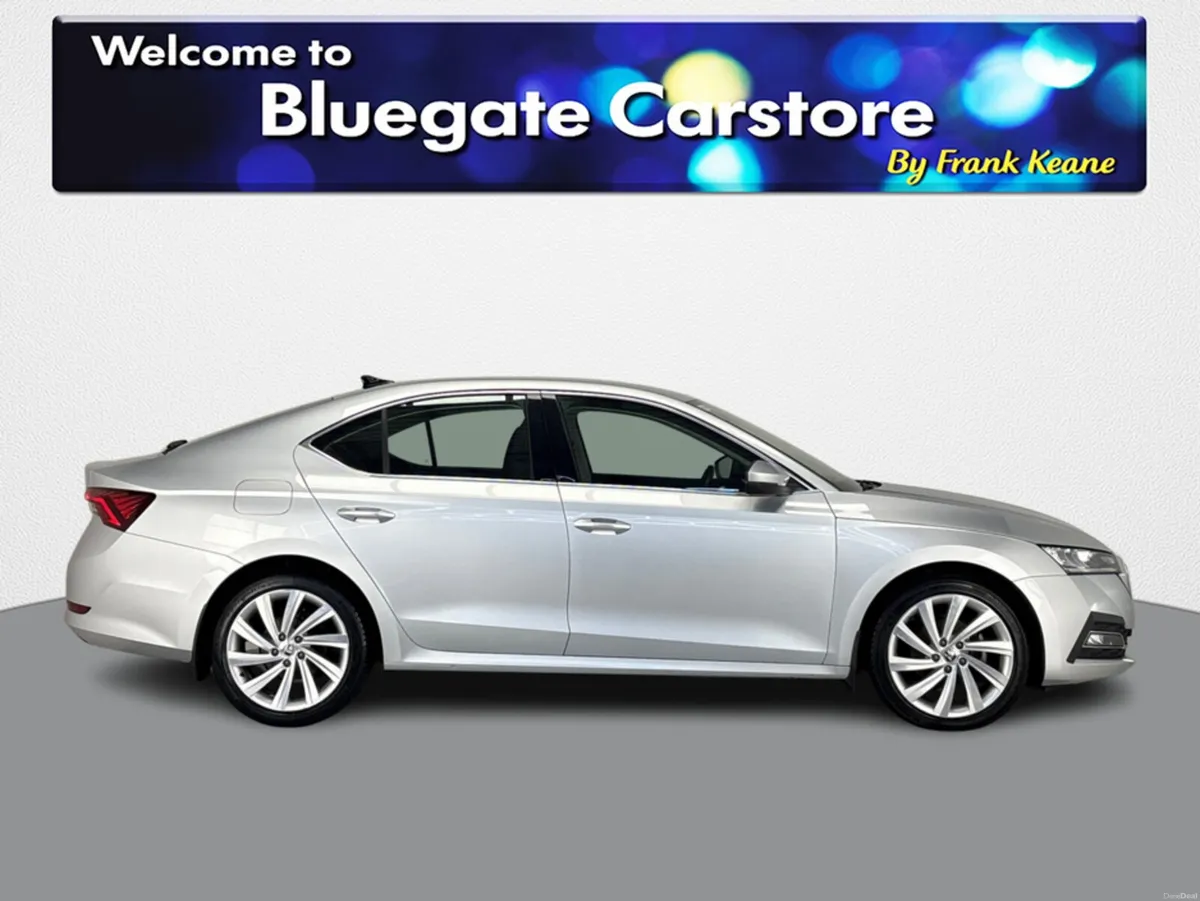 Skoda Octavia STYLE 2.0 TDI **FULL BLACK CLOTH INT - Image 2