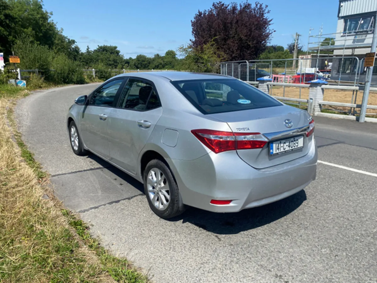 Toyota Corolla 1.4 D-4D AURA 4DR - Image 4