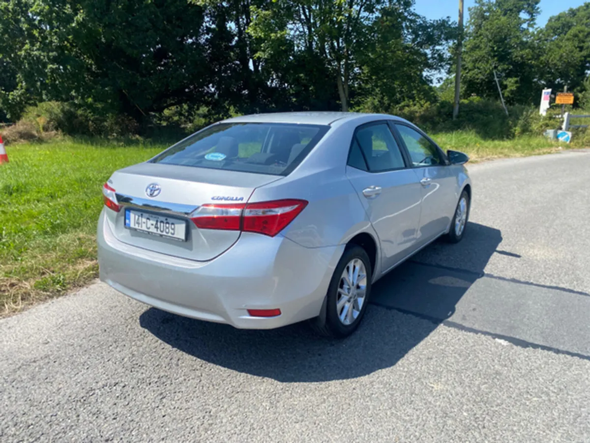 Toyota Corolla 1.4 D-4D AURA 4DR - Image 6