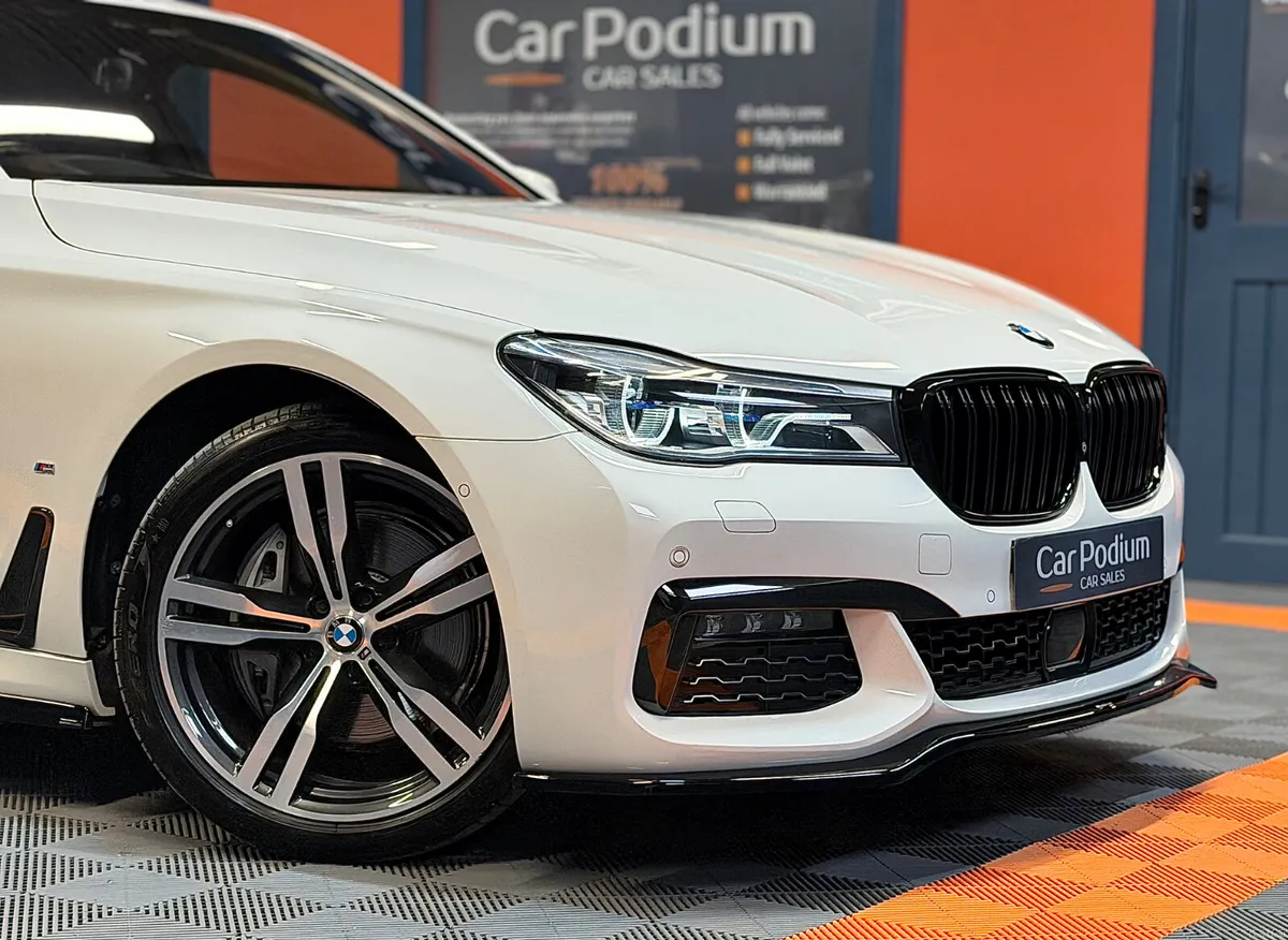 2018 BMW 7-Series 740E M-Sport Hybrid - LOW KMS - Image 2