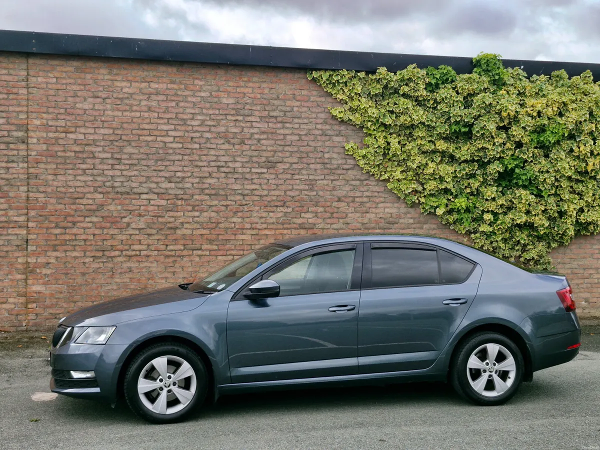 Skoda Octavia AMBITION 1.6 TDI FINANCE AVAILABLE - Image 5