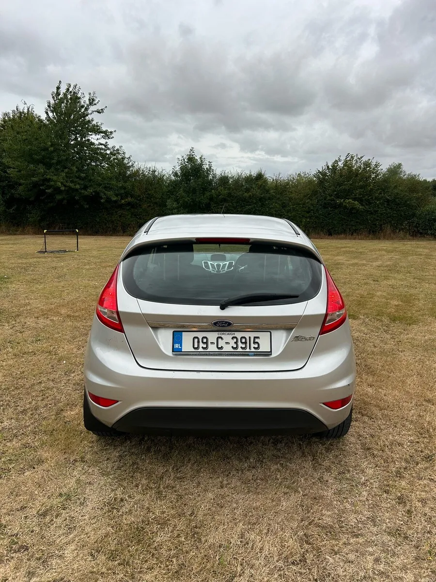 09 Fiesta New nct, low Milage - Image 4