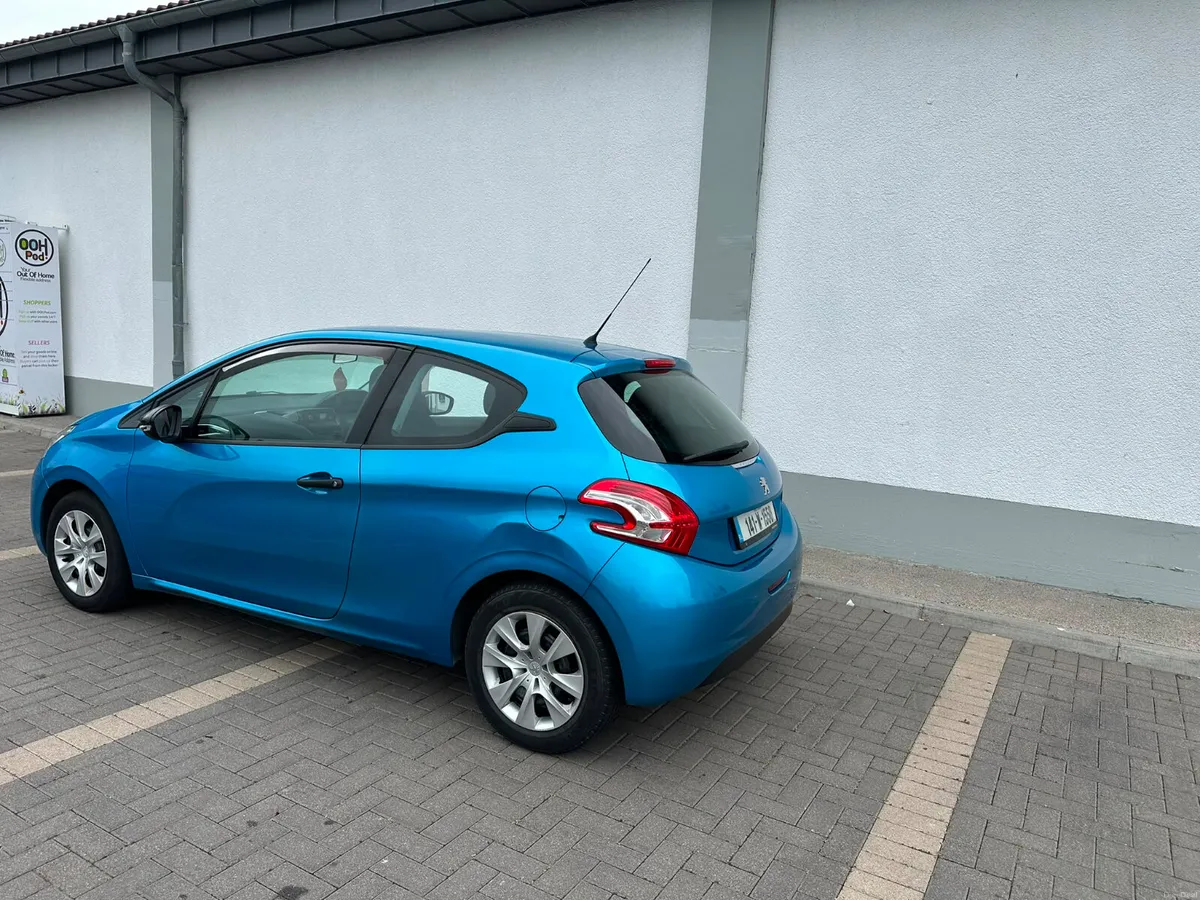 Peugeot 208 2014 - Image 4