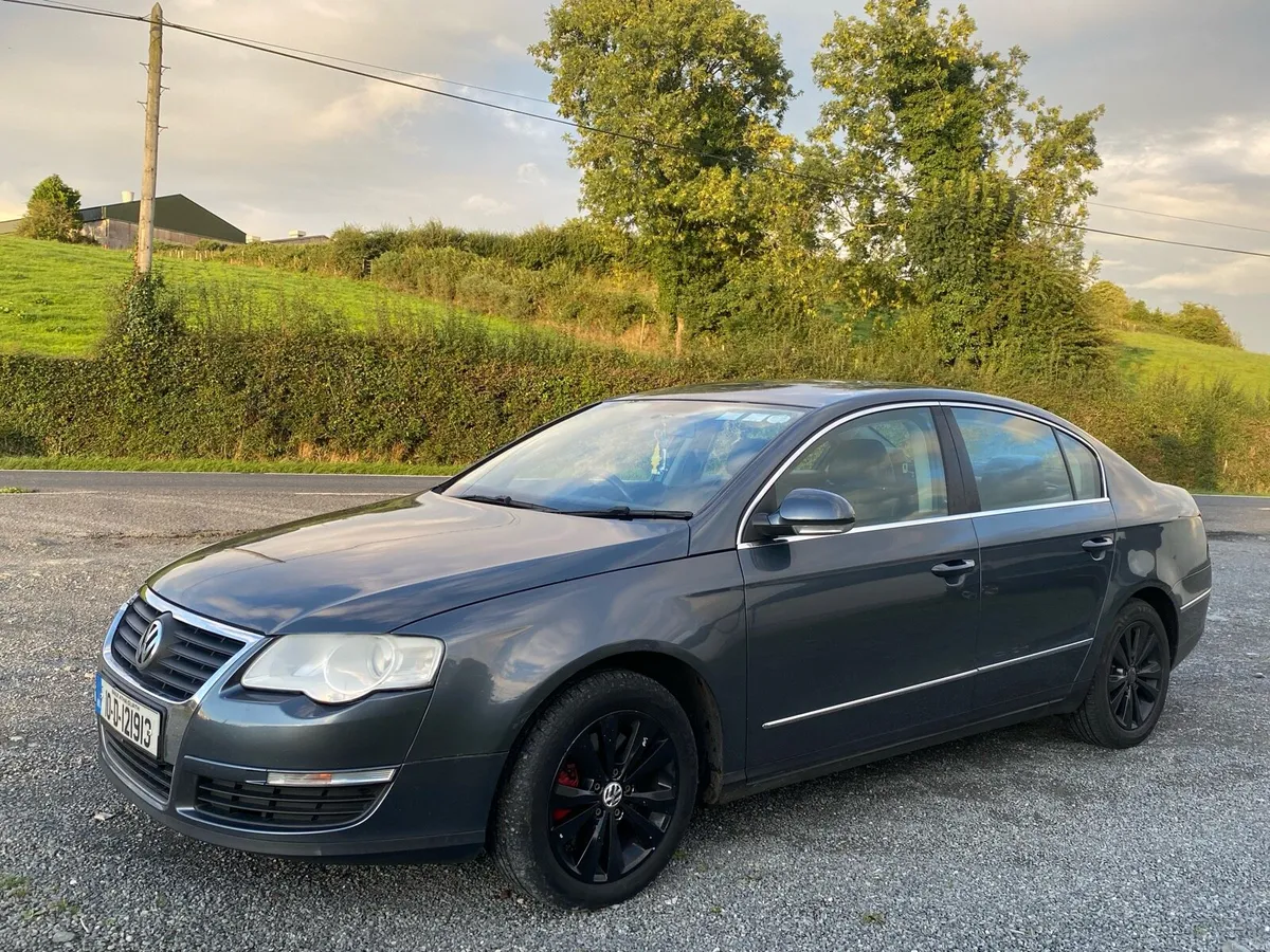 2010 Volkswagen passat - Image 2
