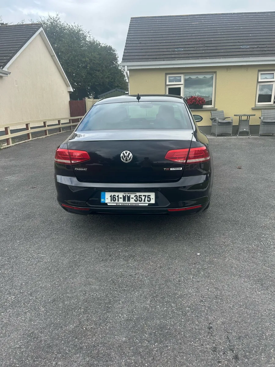 Volkswagen Passat - Image 6