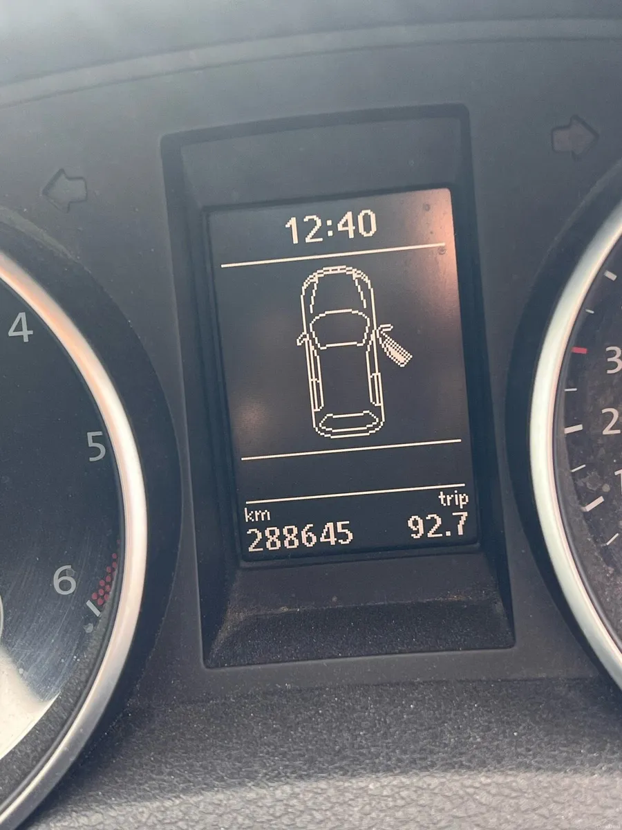 Car - Image 2