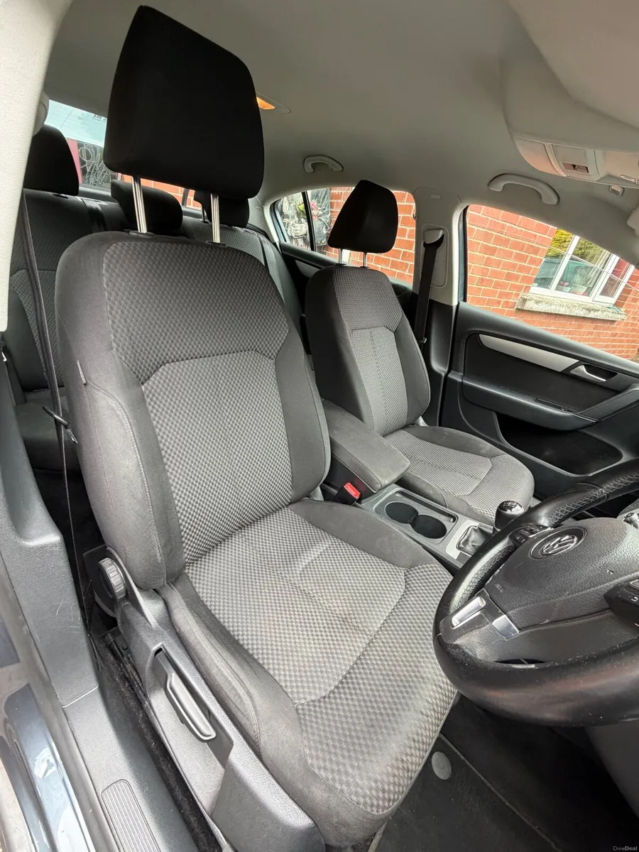 Volkswagen Passat 2013 - Image 5